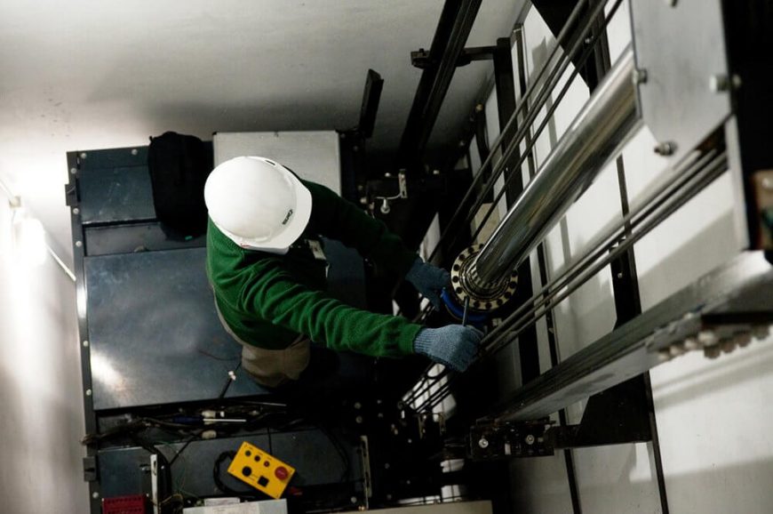 Segurança em Elevadores Segurança em Elevadores